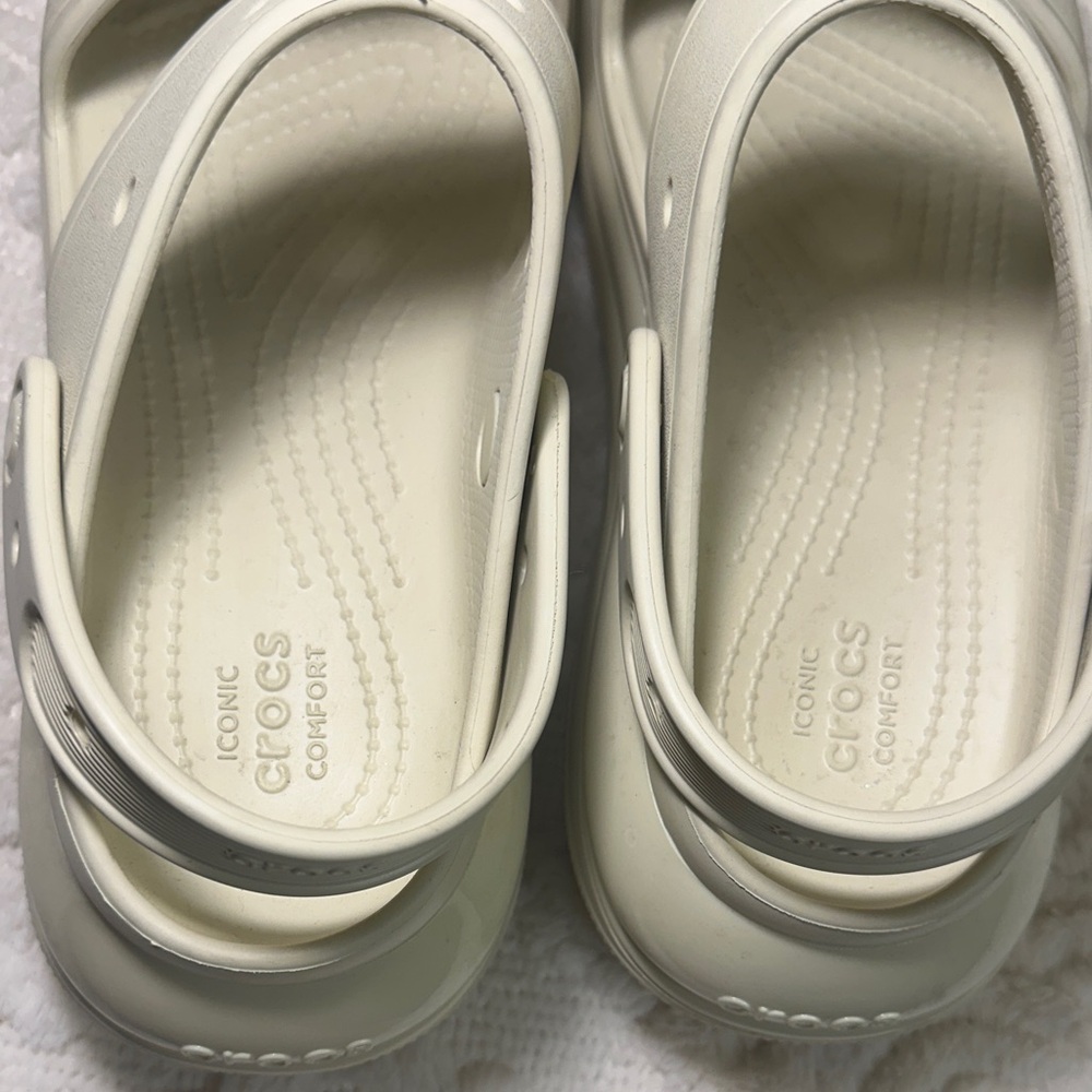 CROCS Iconic Comfort platform unisex Cream Mules - Picture 5 of 8
